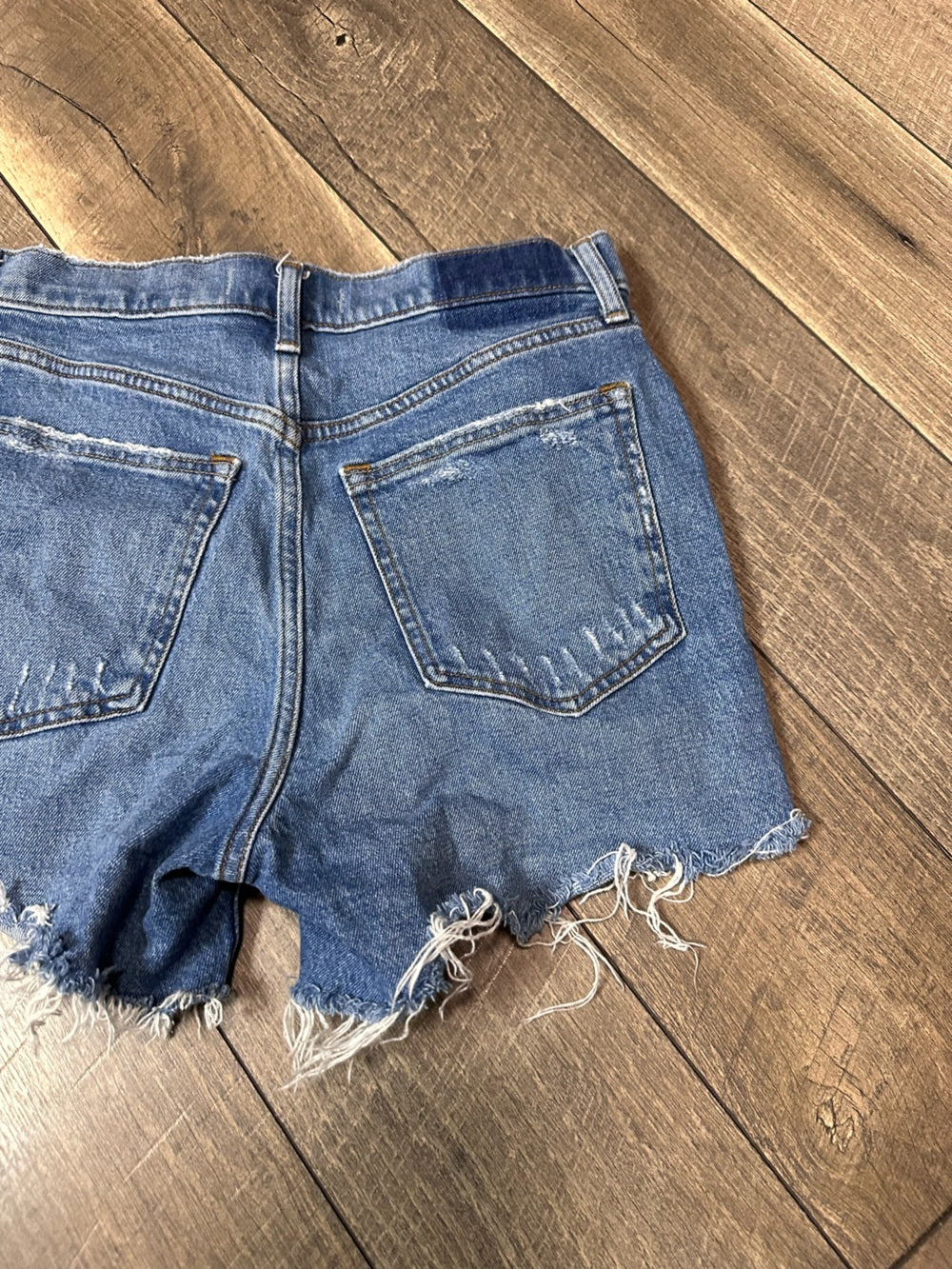Abercrombie & Fitch The 4” Mom Shorts