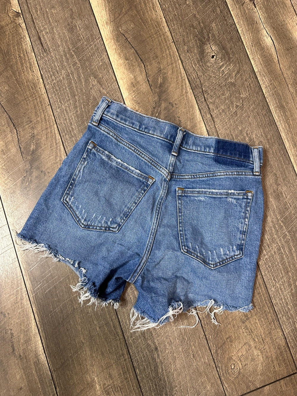 Abercrombie & Fitch The 4” Mom Shorts