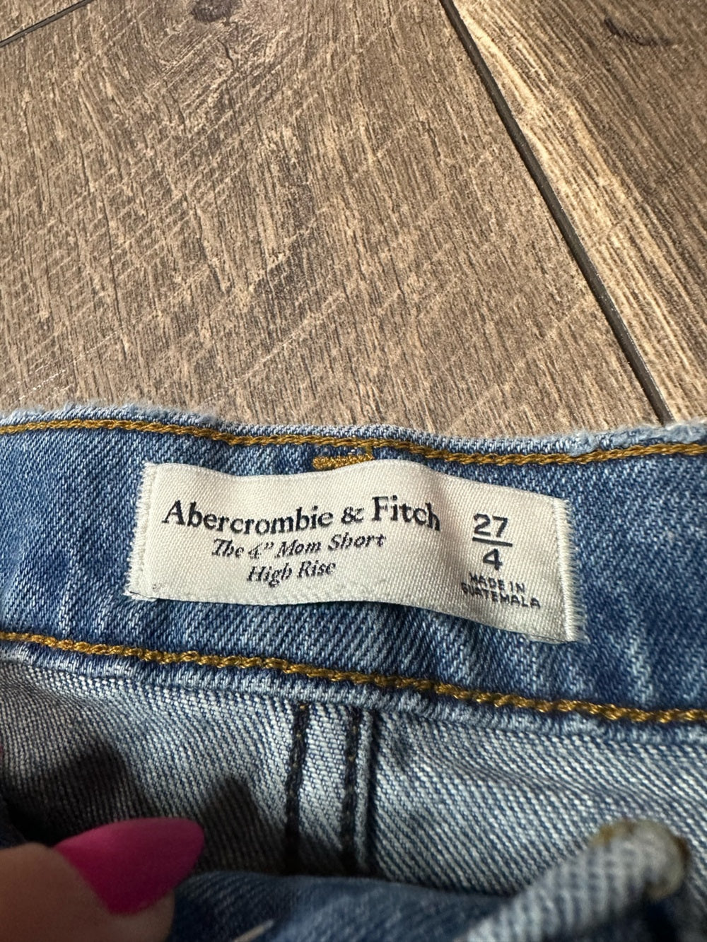 Abercrombie & Fitch The 4” Mom Shorts
