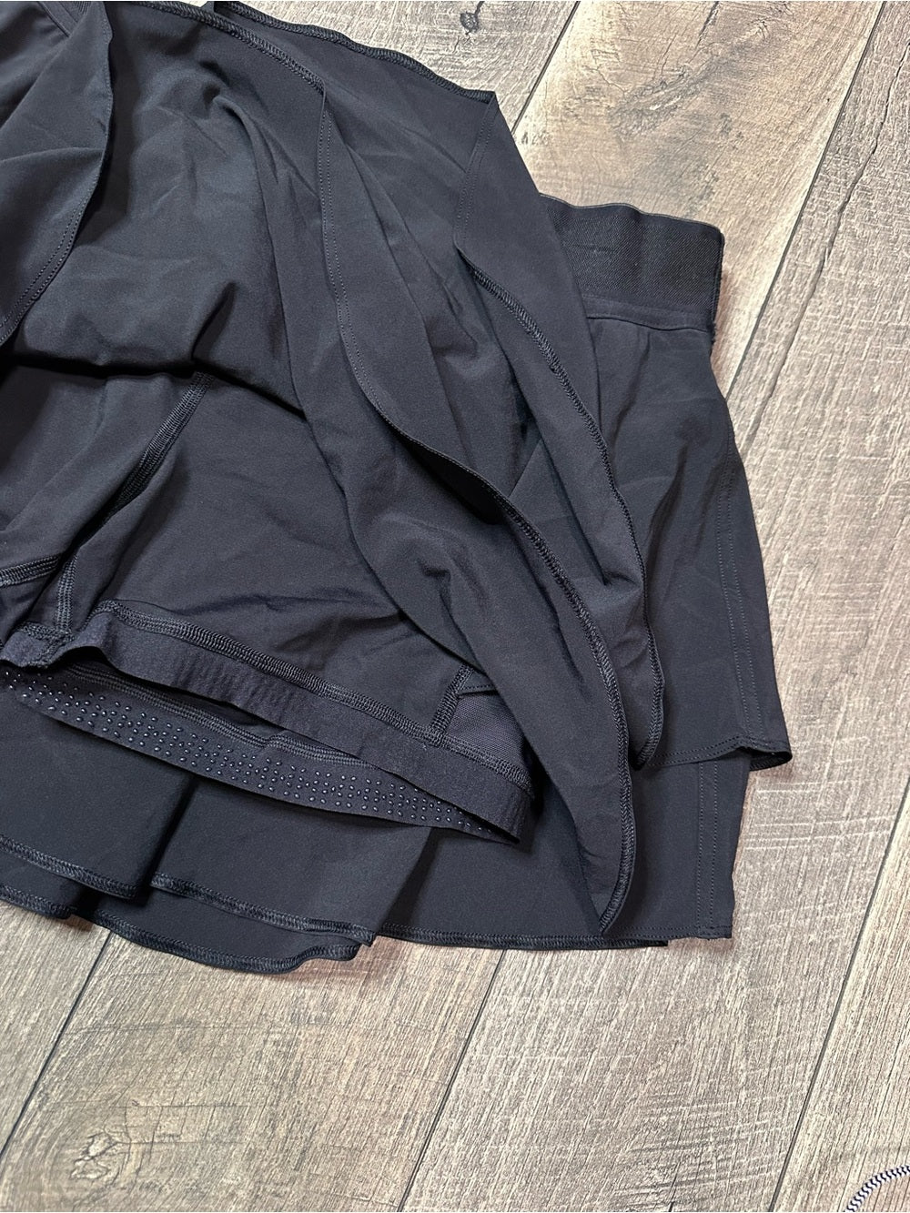 Lululemon Court Rival High Rise Skirt
Black