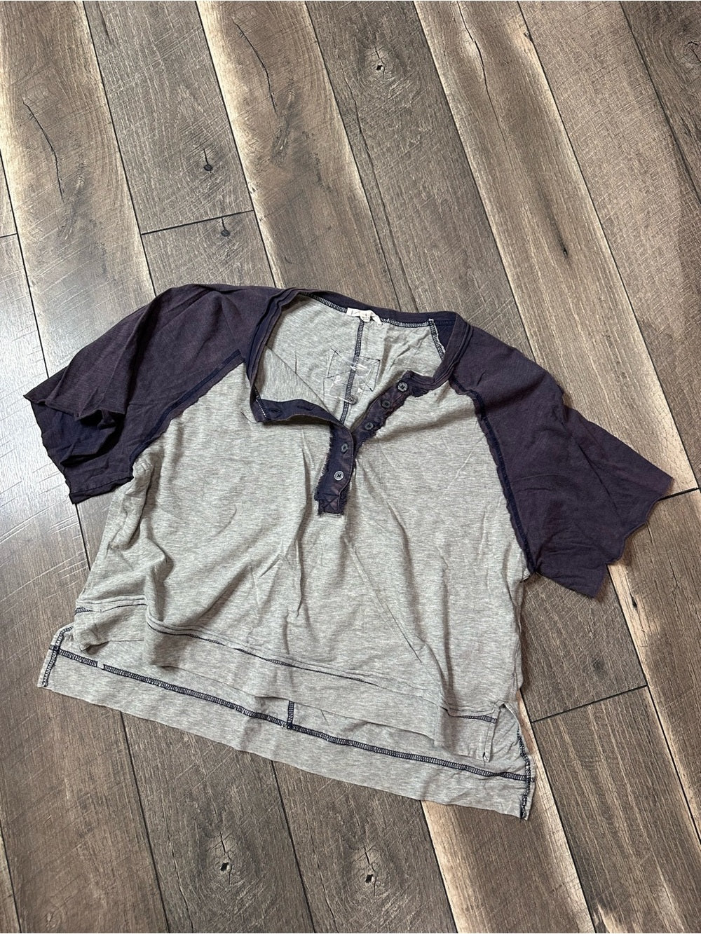 Oli & Hali Crop Short Sleeve Top (new without tags)