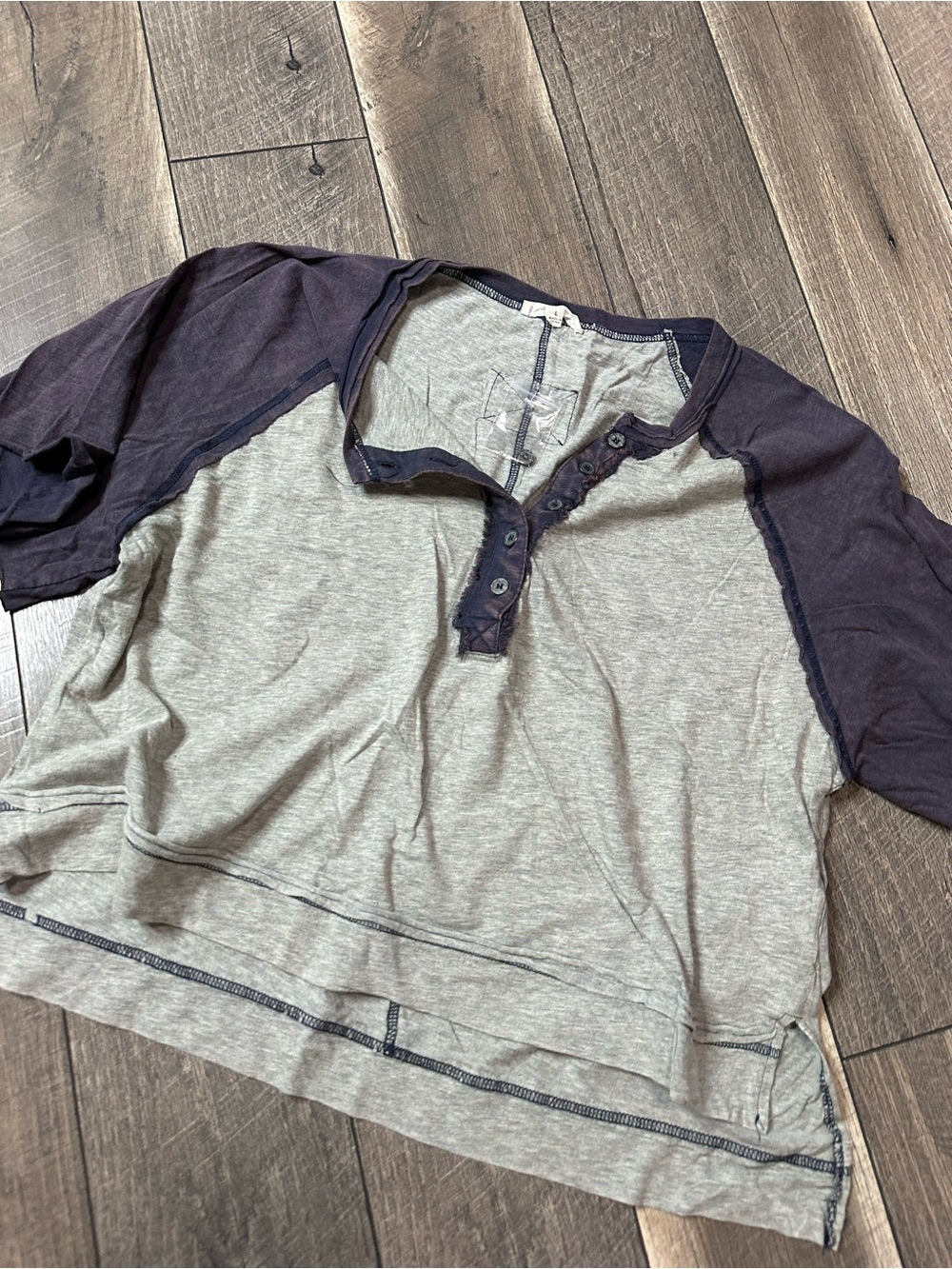 Oli & Hali Crop Short Sleeve Top (new without tags)