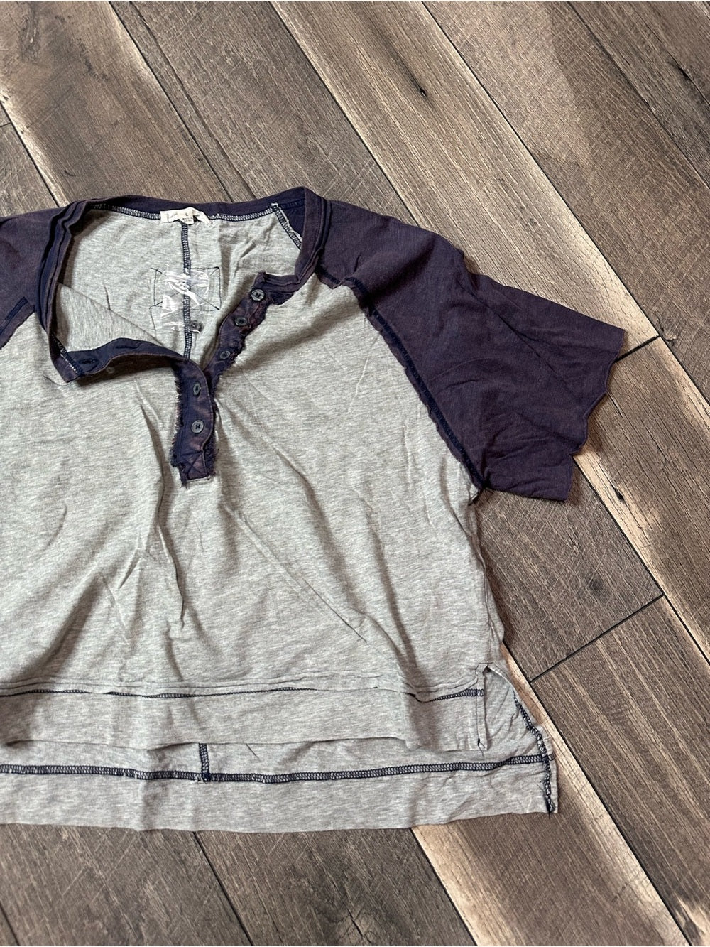 Oli & Hali Crop Short Sleeve Top (new without tags)