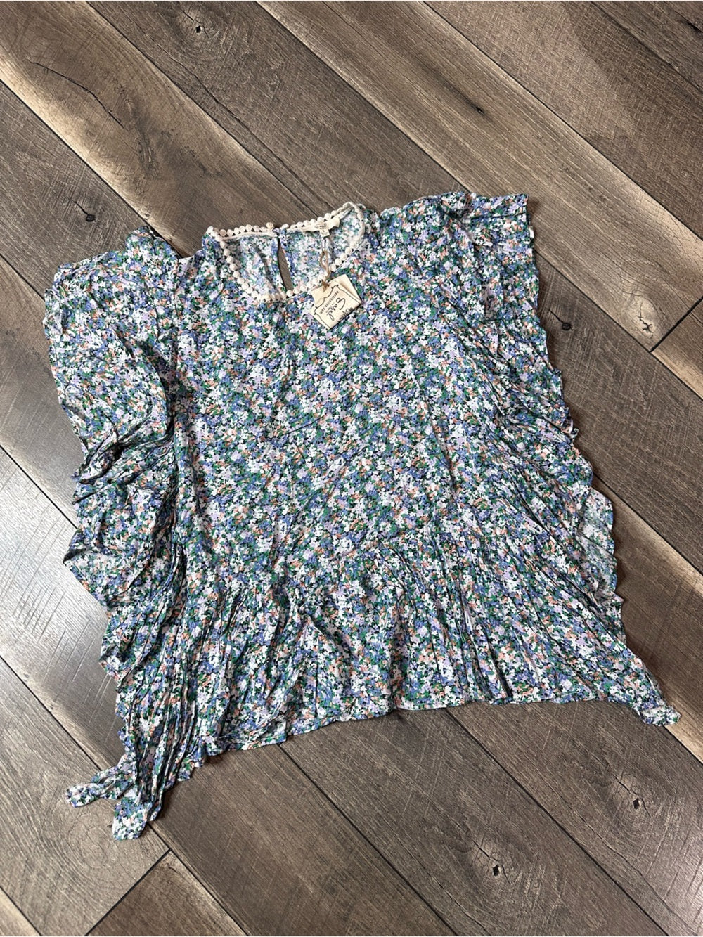 Easel Floral Ruffle Blouse