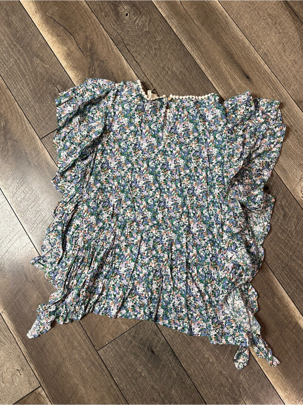 Easel Floral Ruffle Blouse