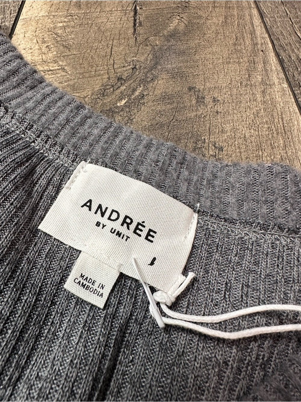 Andree by Unit Grey Long Sleeve V Neck Top