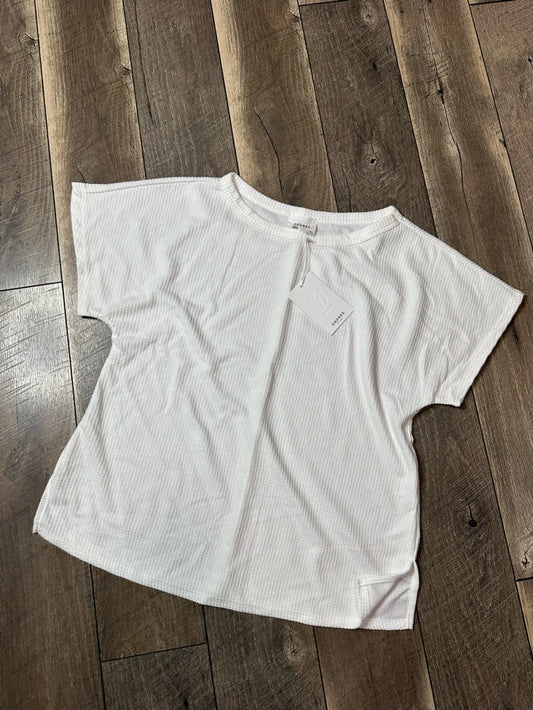 Andree by Unit White Waffleknit Short Sleeve Top