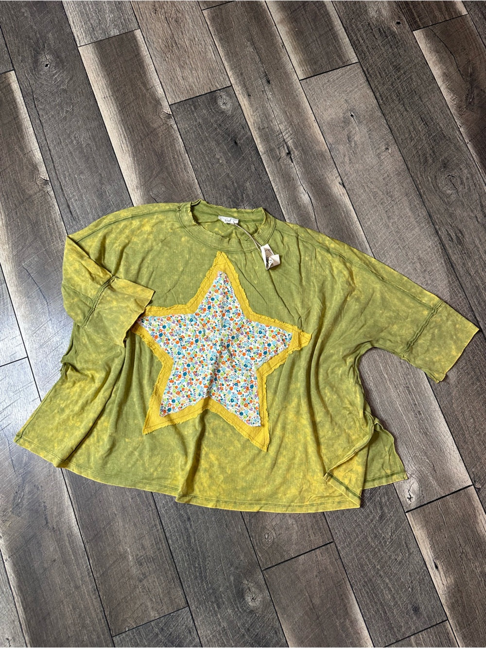 Easel Oversized Star Short Sleeve Top (new with tags)