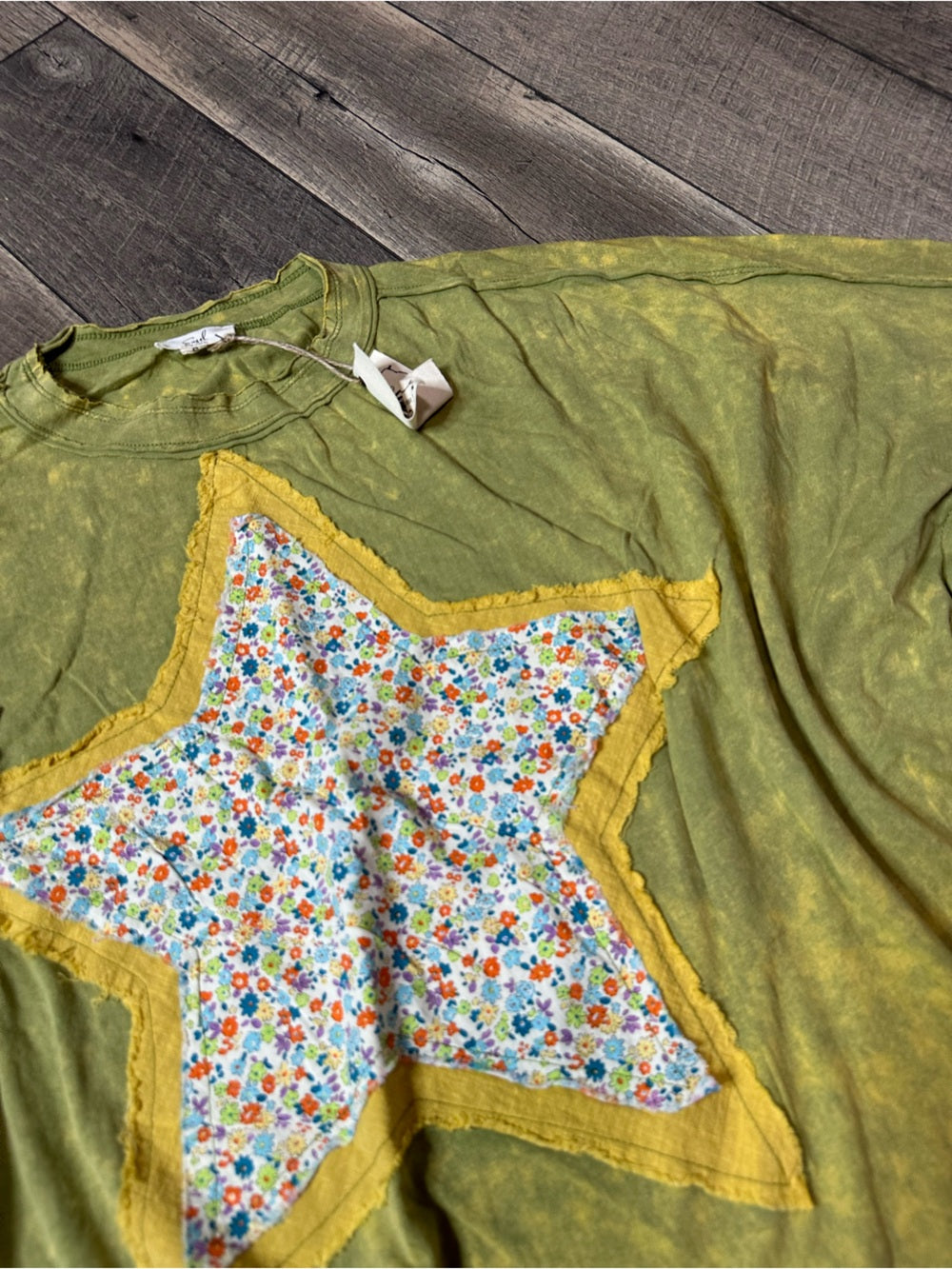 Easel Oversized Star Short Sleeve Top (new with tags)