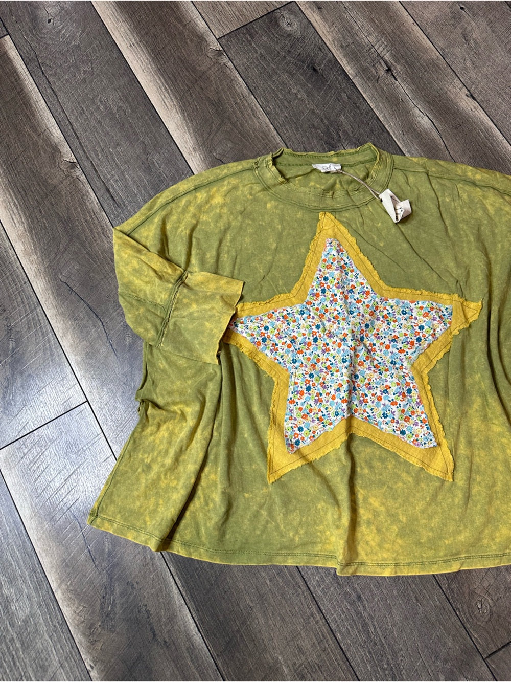 Easel Oversized Star Short Sleeve Top (new with tags)