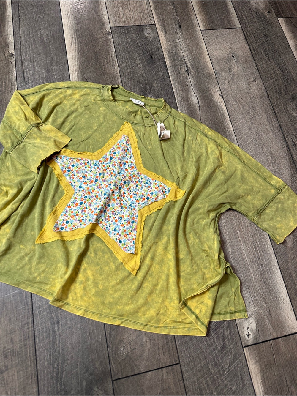 Easel Oversized Star Short Sleeve Top (new with tags)