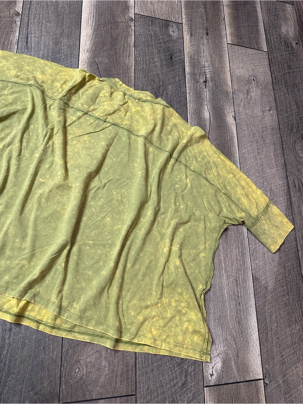 Easel Oversized Star Short Sleeve Top (new with tags)