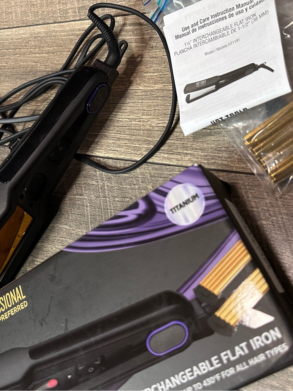 Hot Tools 1 1/2” Interchangeable Flat Iron (tested, works, gently used)