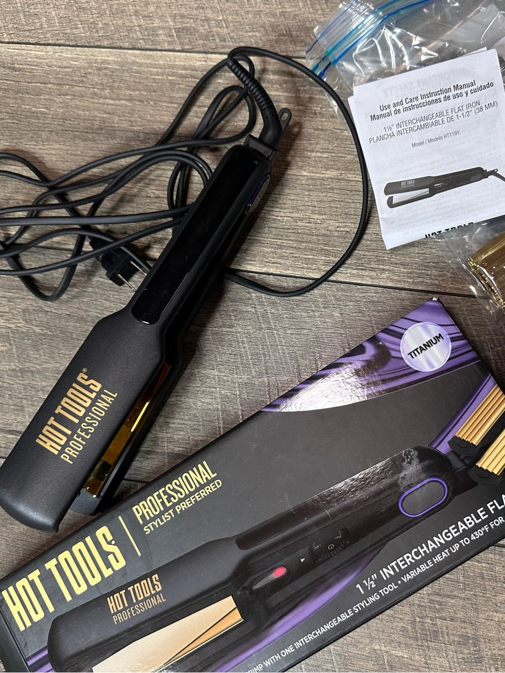 Hot Tools 1 1/2” Interchangeable Flat Iron (tested, works, gently used)