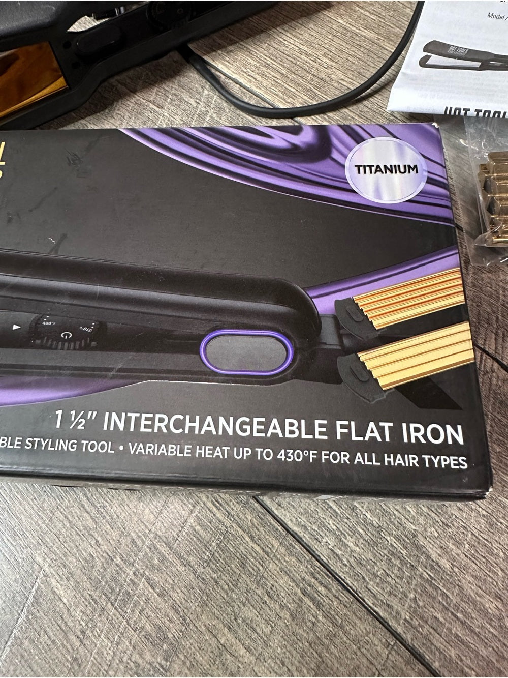Hot Tools 1 1/2” Interchangeable Flat Iron (tested, works, gently used)