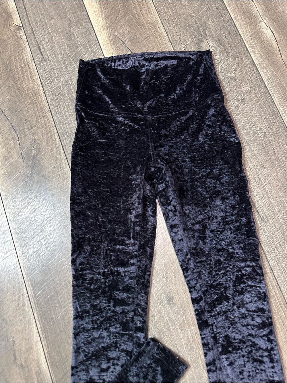 Lululemon Wunder Lounge High-Rise Tight 28" *Crushed Velvet
Black