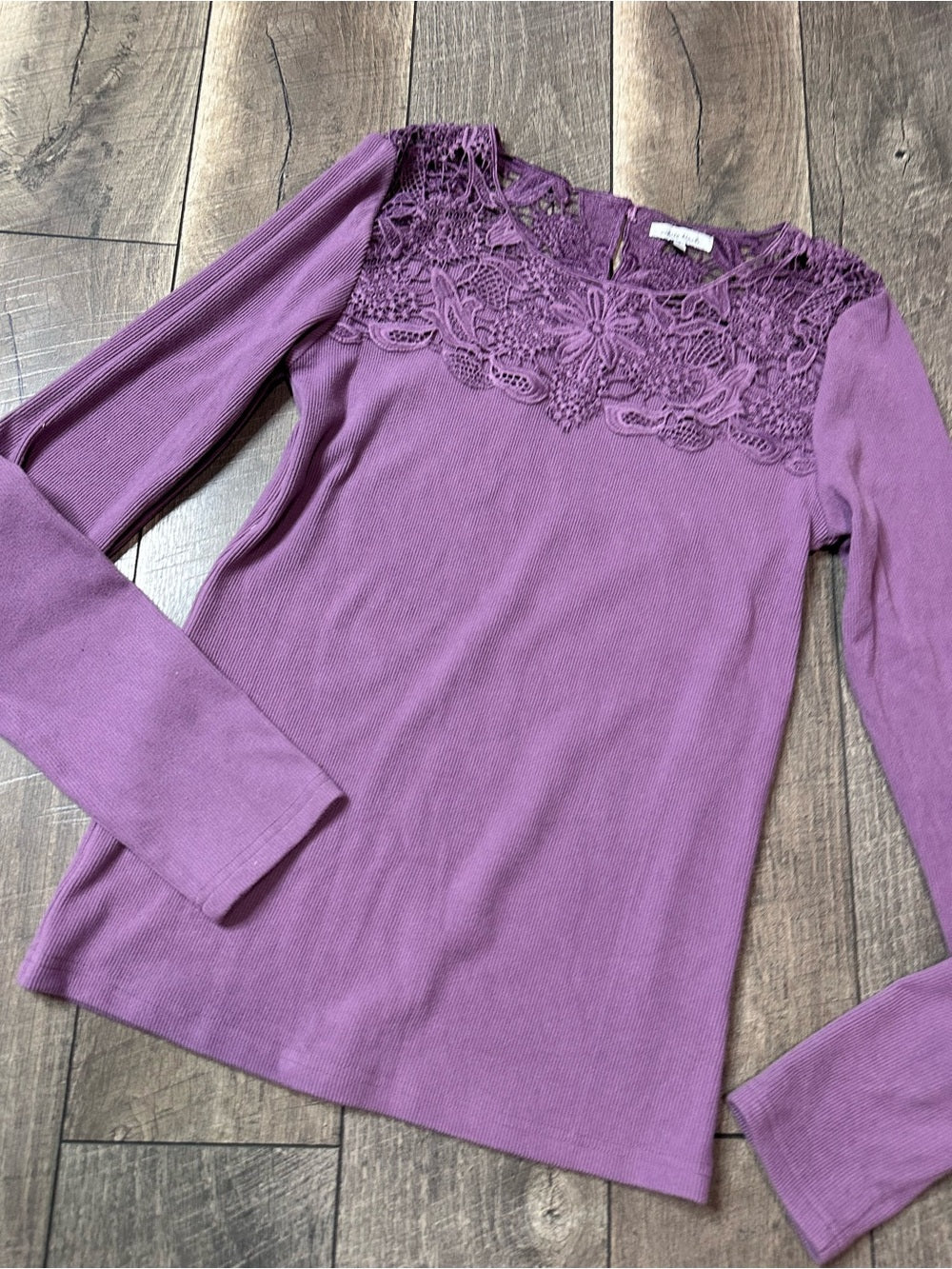 White Birch Purple Long Sleeve Lace Neckline Top