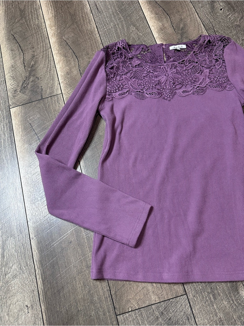 White Birch Purple Long Sleeve Lace Neckline Top