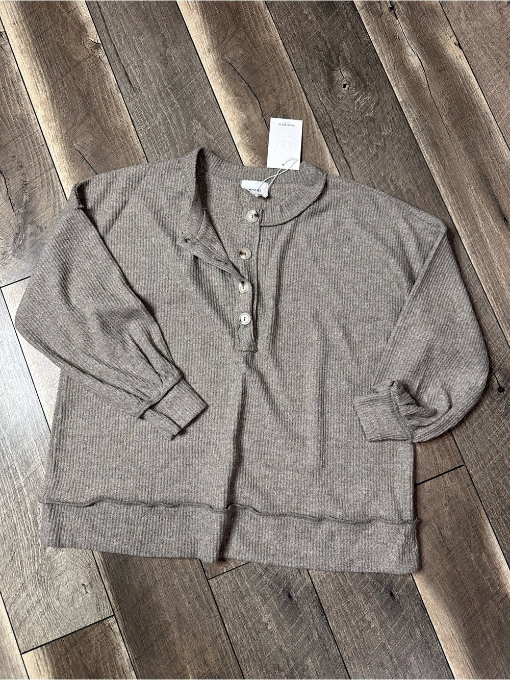 Andree by Unit Long Sleeve Top