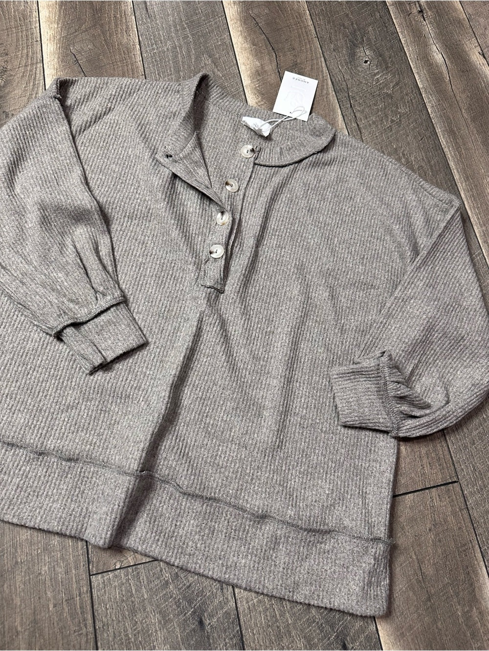 Andree by Unit Long Sleeve Top