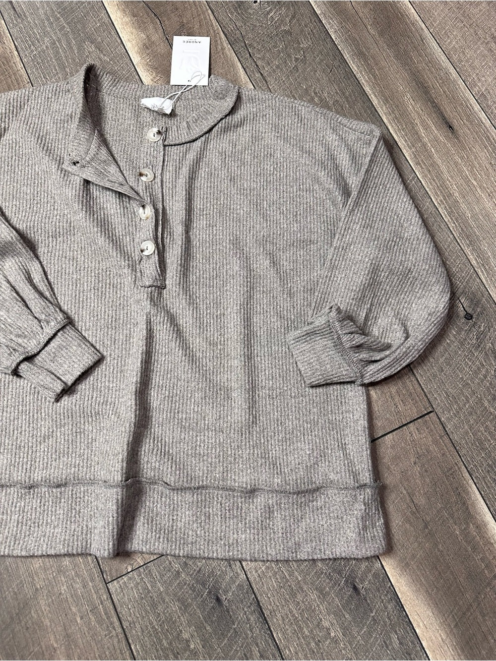 Andree by Unit Long Sleeve Top