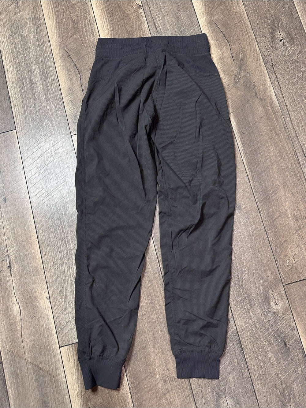 Lululemon Dance Studio Mid-Rise Jogger *Full Length
Graphite Grey