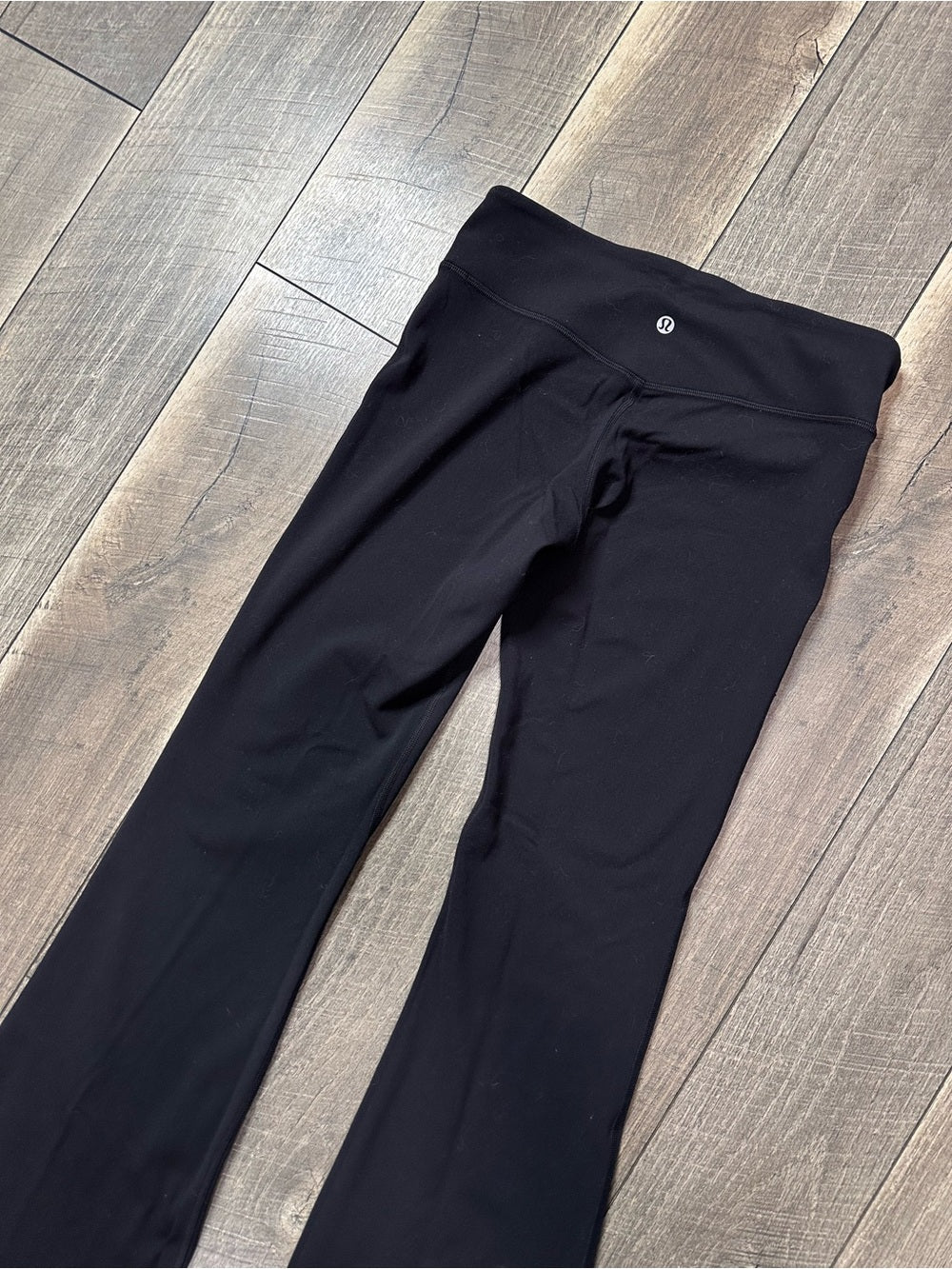Lululemon Align Low-Rise Flared Pant 32.5"
Black
