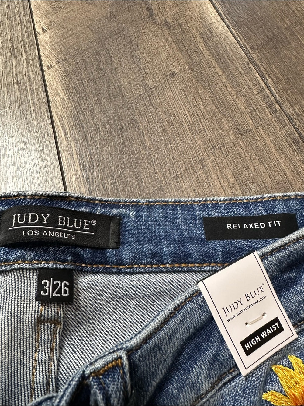Judy Blue Relaxed Fit Sunflower Embroidered Jeans