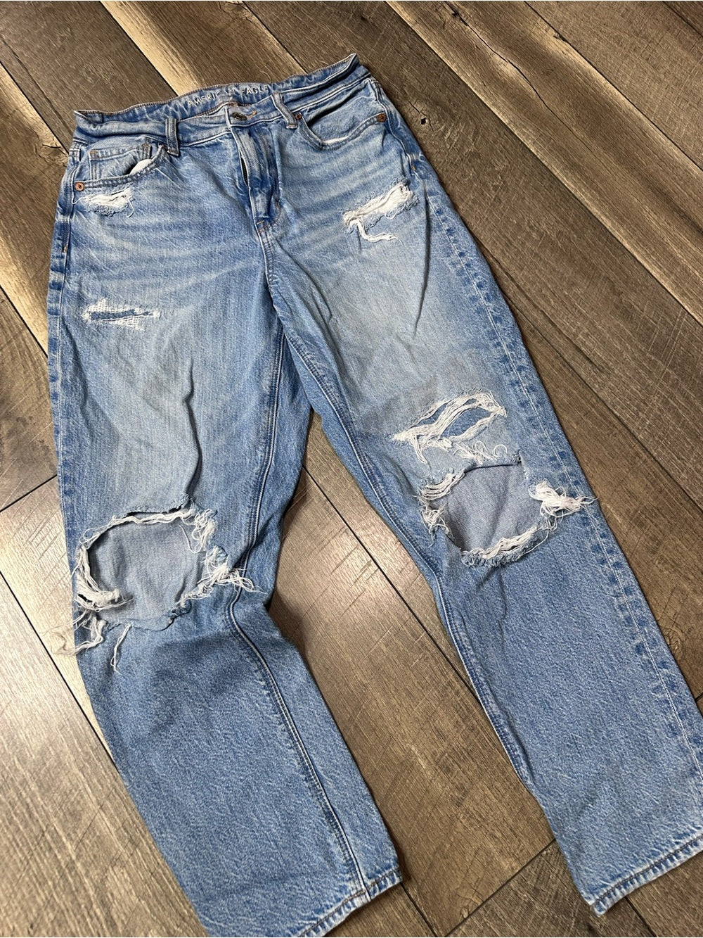 American Eagle Mom Jeans