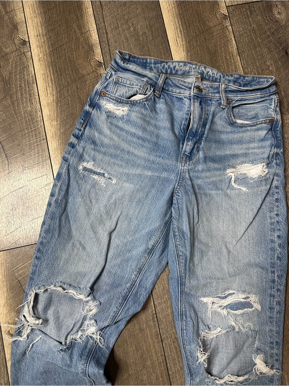 American Eagle Mom Jeans