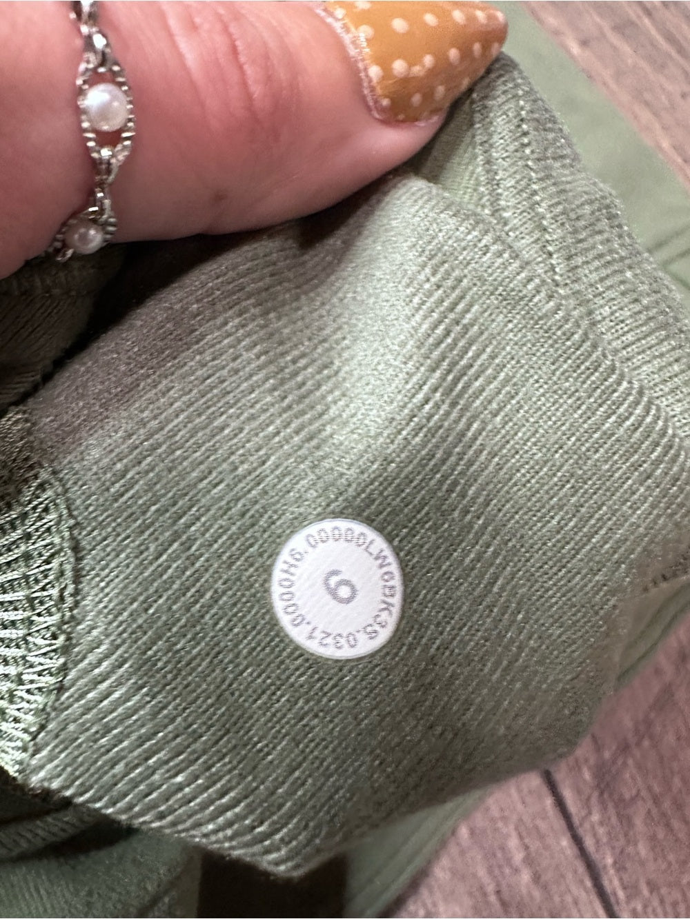 Lululemon Ready to Rulu High-Rise Jogger Crop
Green Twill