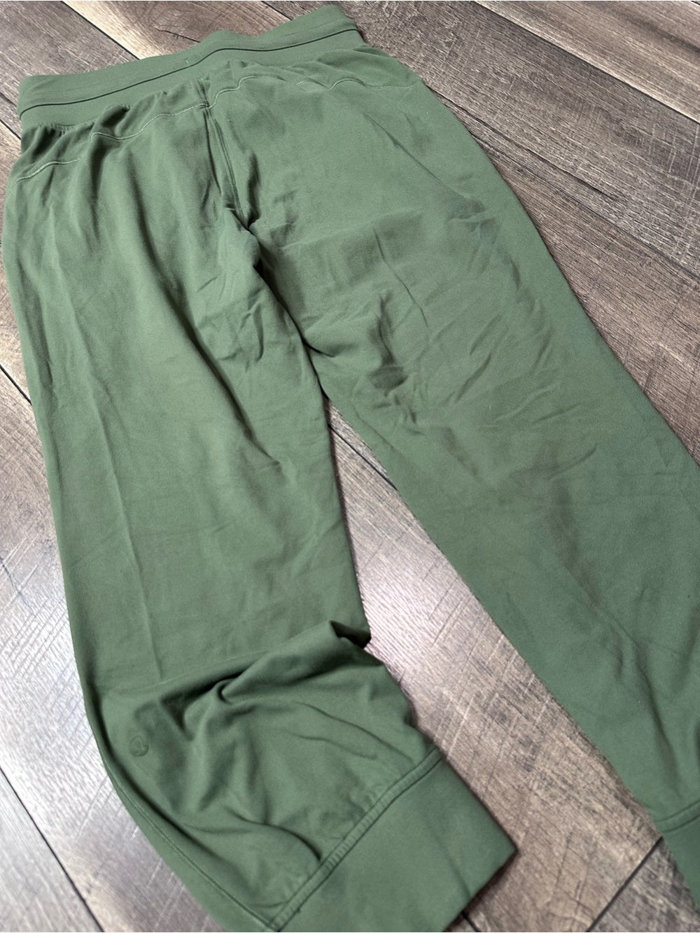 Lululemon Ready to Rulu High-Rise Jogger Crop
Green Twill