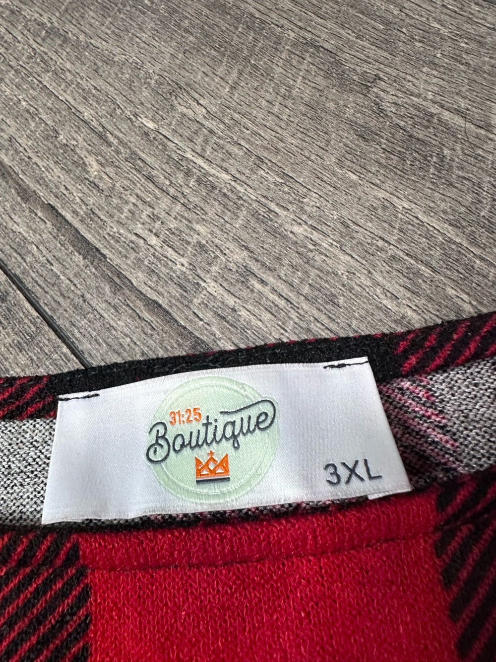 31:25 Boutique Plaid Top (pockets)